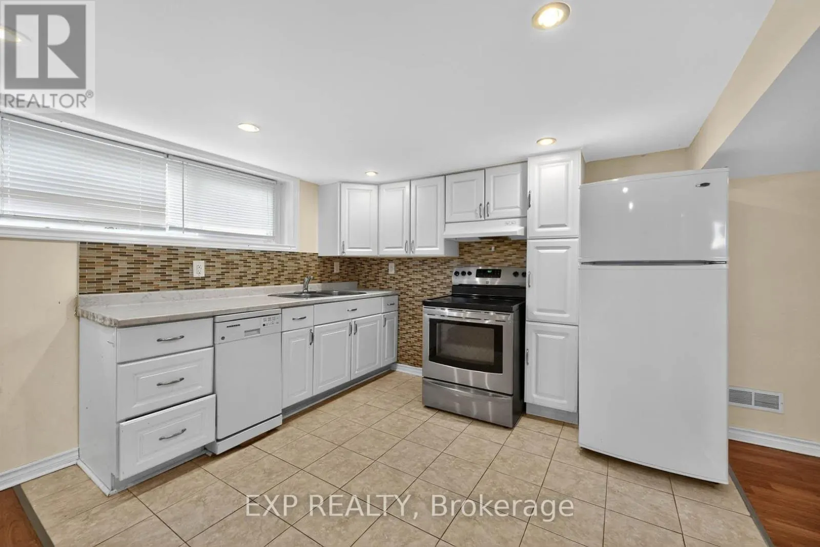 LOWER LEVEL - 3567 QUEENSTON DRIVE