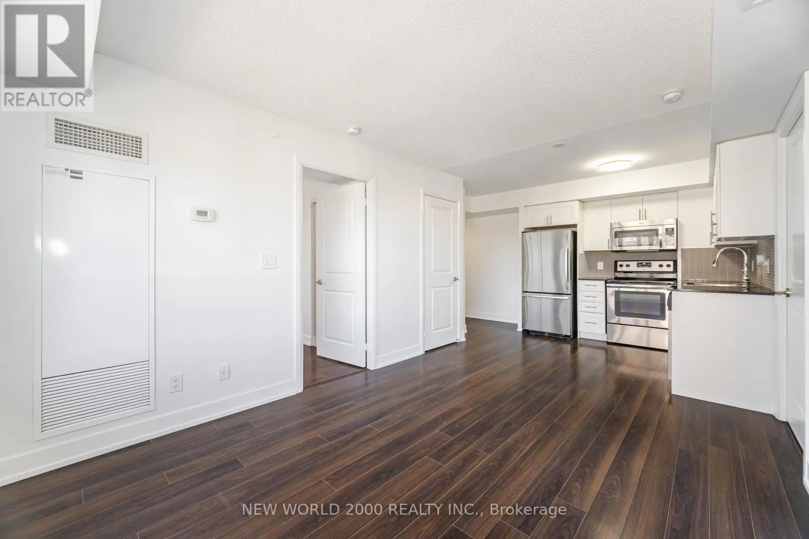 708 - 6 EVA ROAD