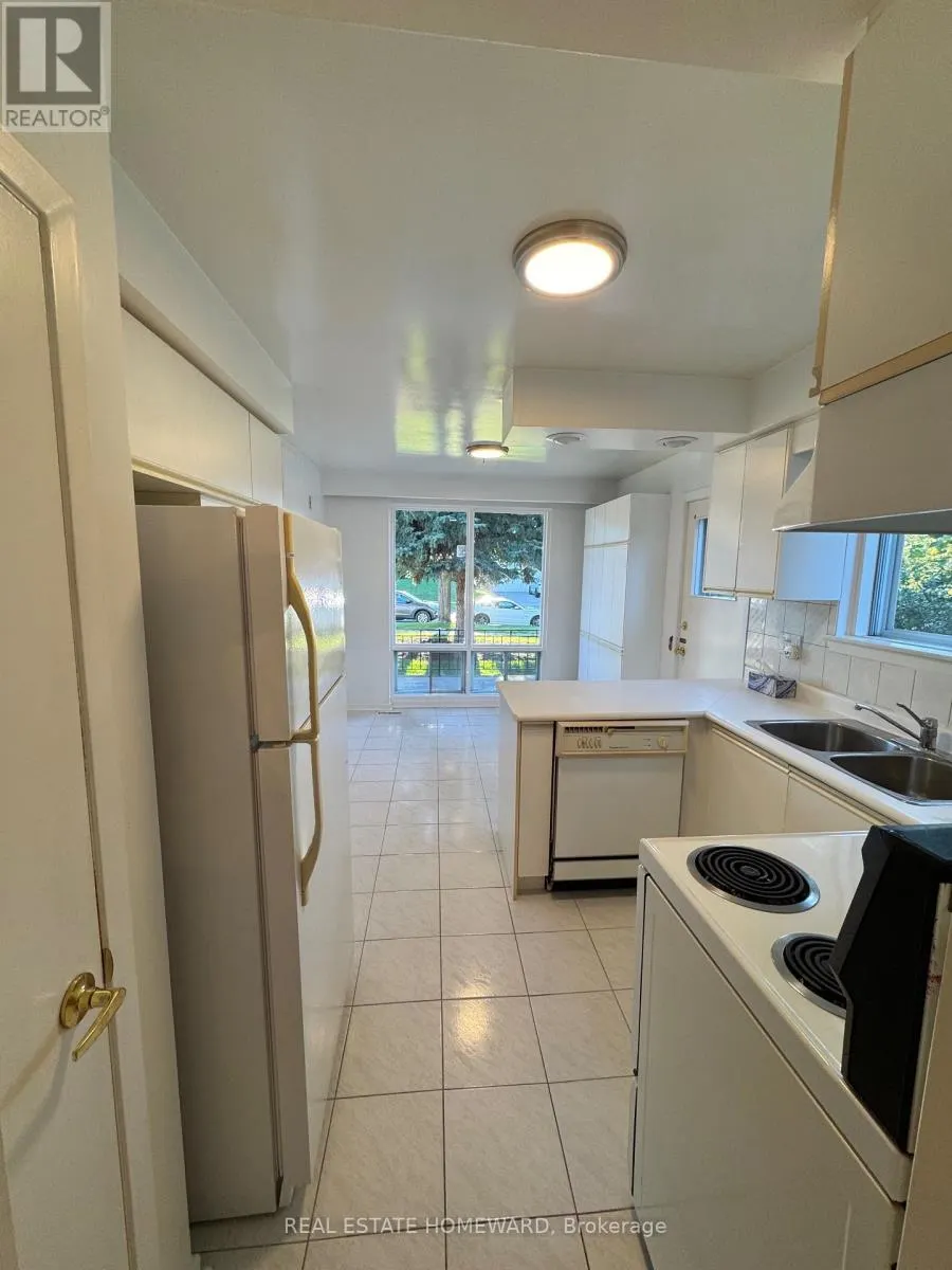 17 COLLINGDALE ROAD