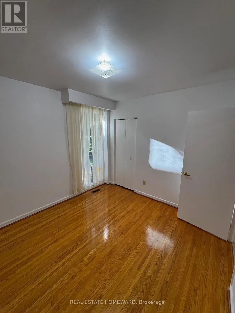 17 COLLINGDALE ROAD