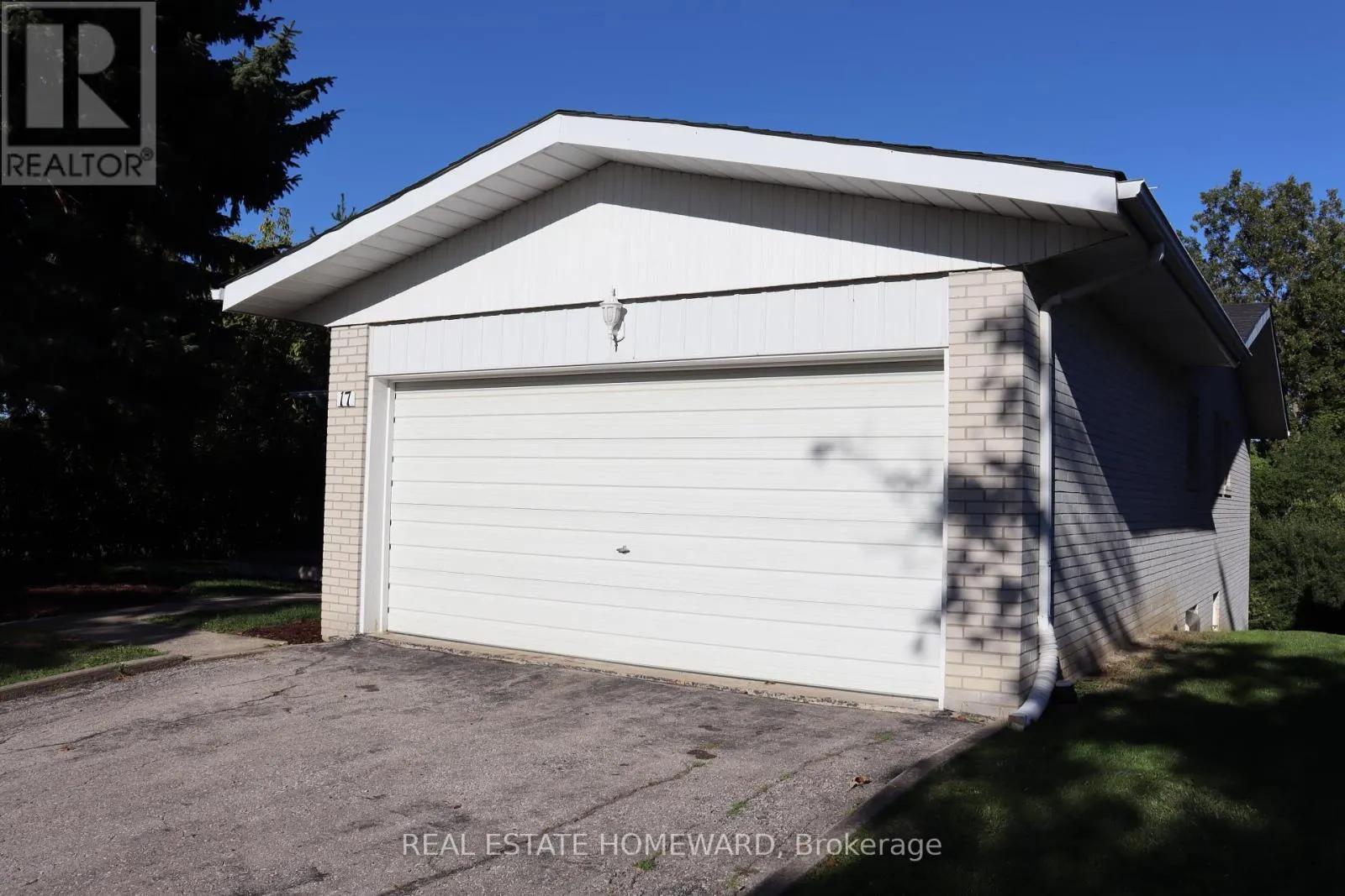 17 COLLINGDALE ROAD