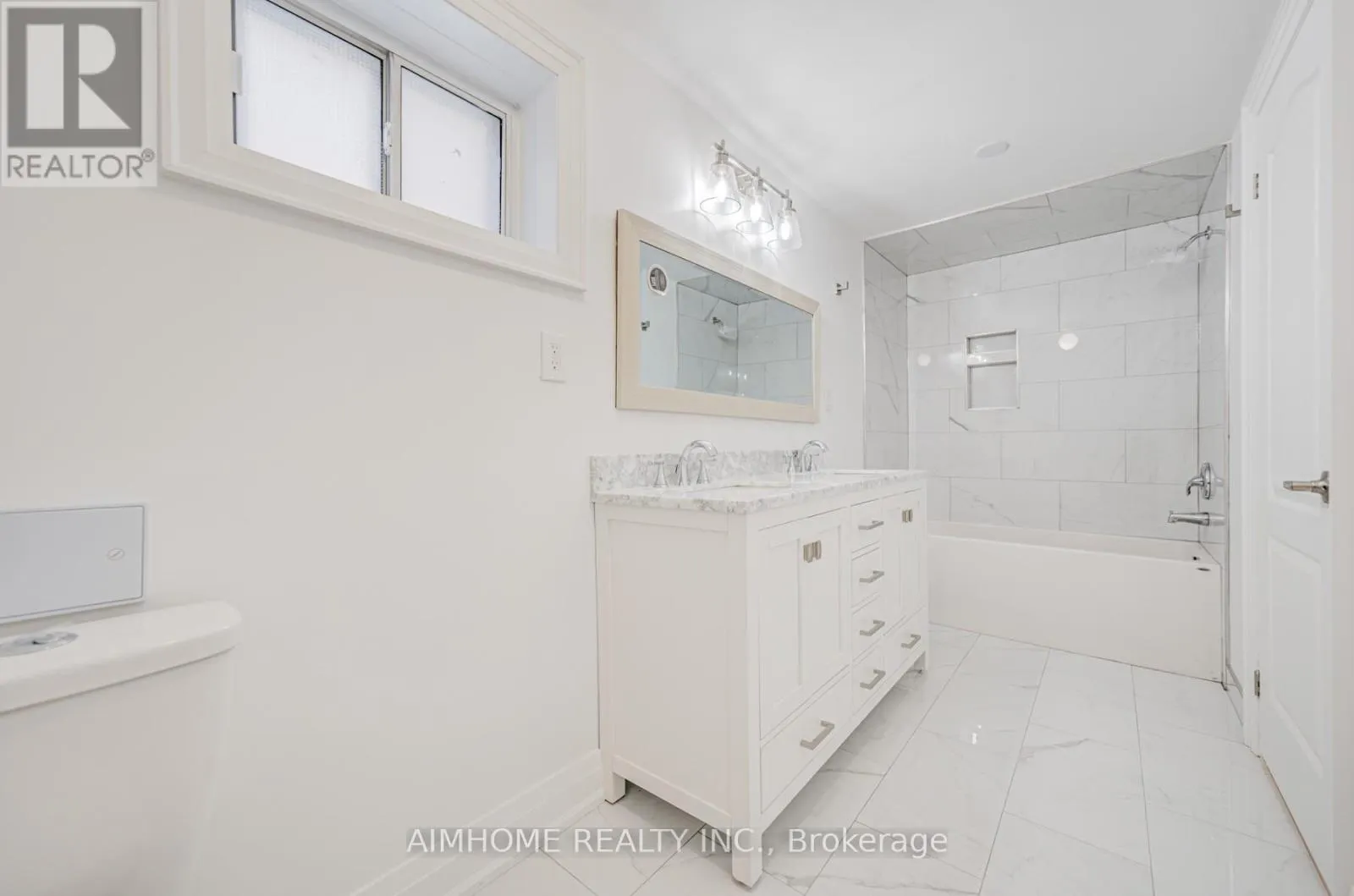LOWER - 2575 BENEDET DRIVE N