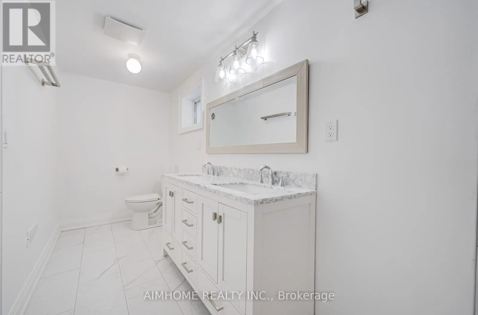 LOWER - 2575 BENEDET DRIVE N