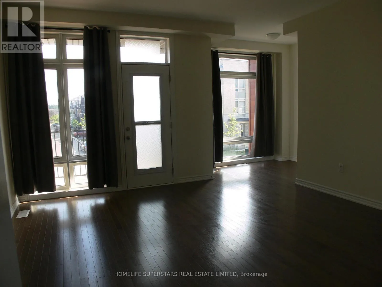 95 DONALD FICHT CRESCENT