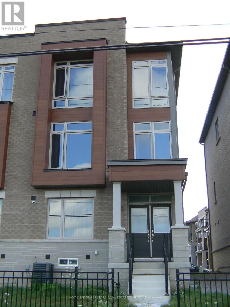 95 DONALD FICHT CRESCENT