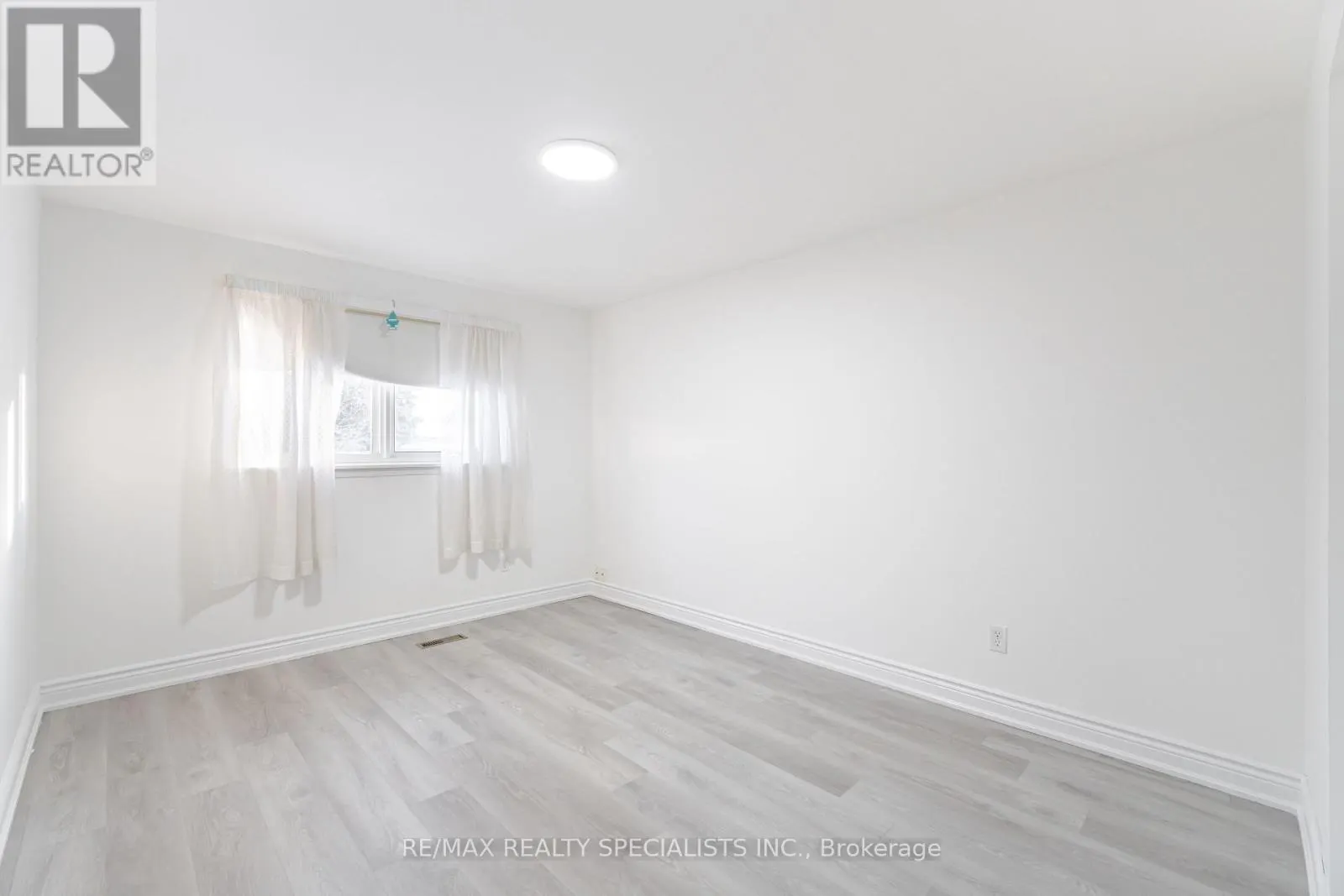 38 DUNBLAINE CRESCENT