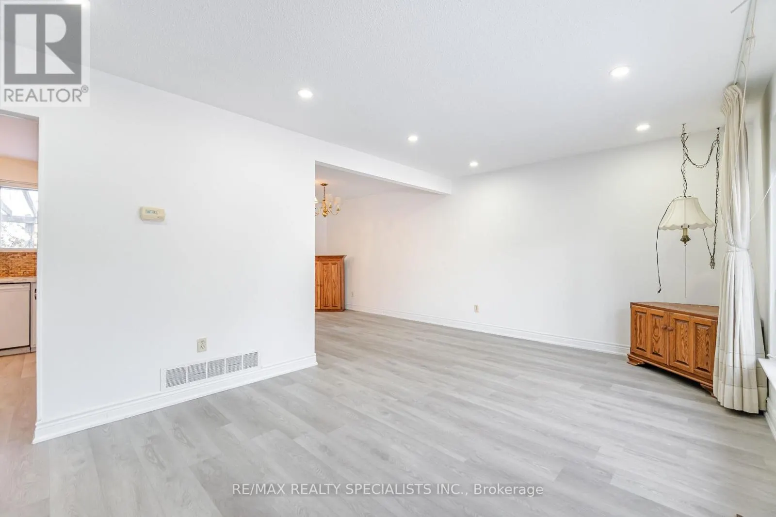 38 DUNBLAINE CRESCENT