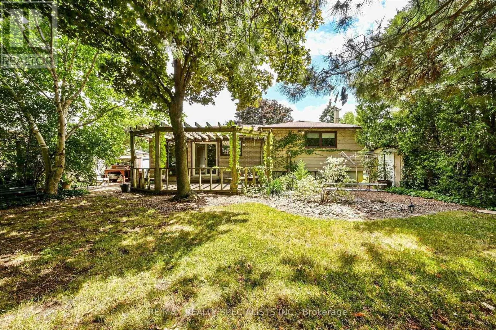 38 DUNBLAINE CRESCENT