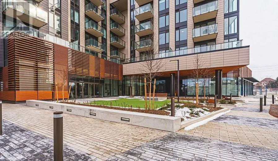 803 - 1415 DUNDAS STREET E