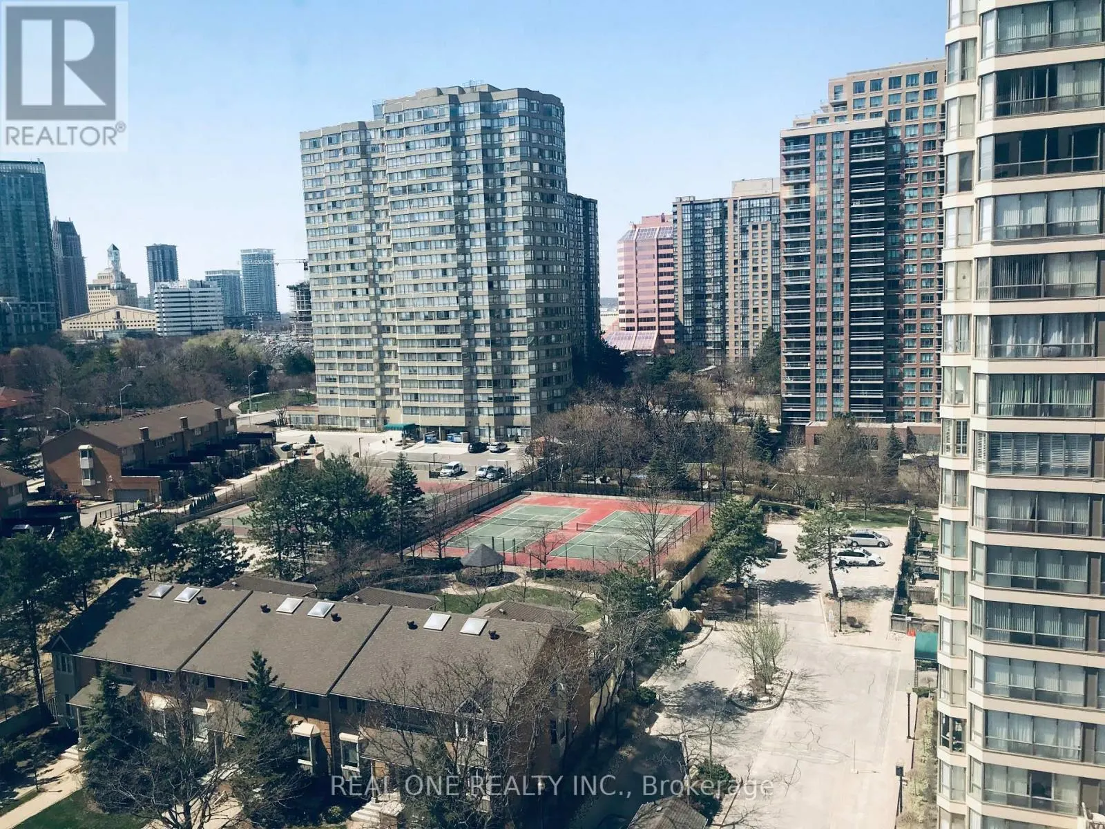 1010 - 36 ELM DRIVE W