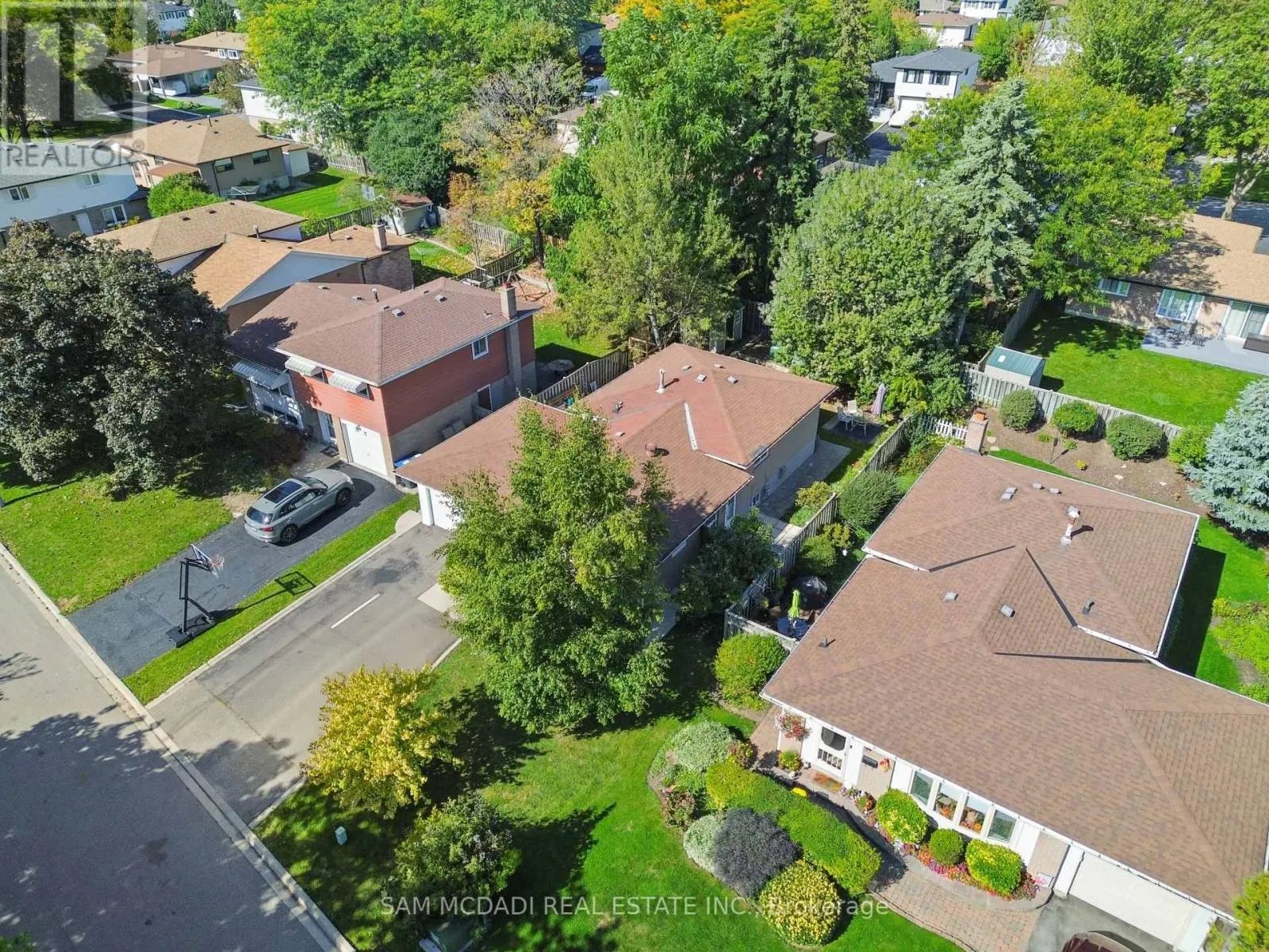 77 LOCKTON CRESCENT