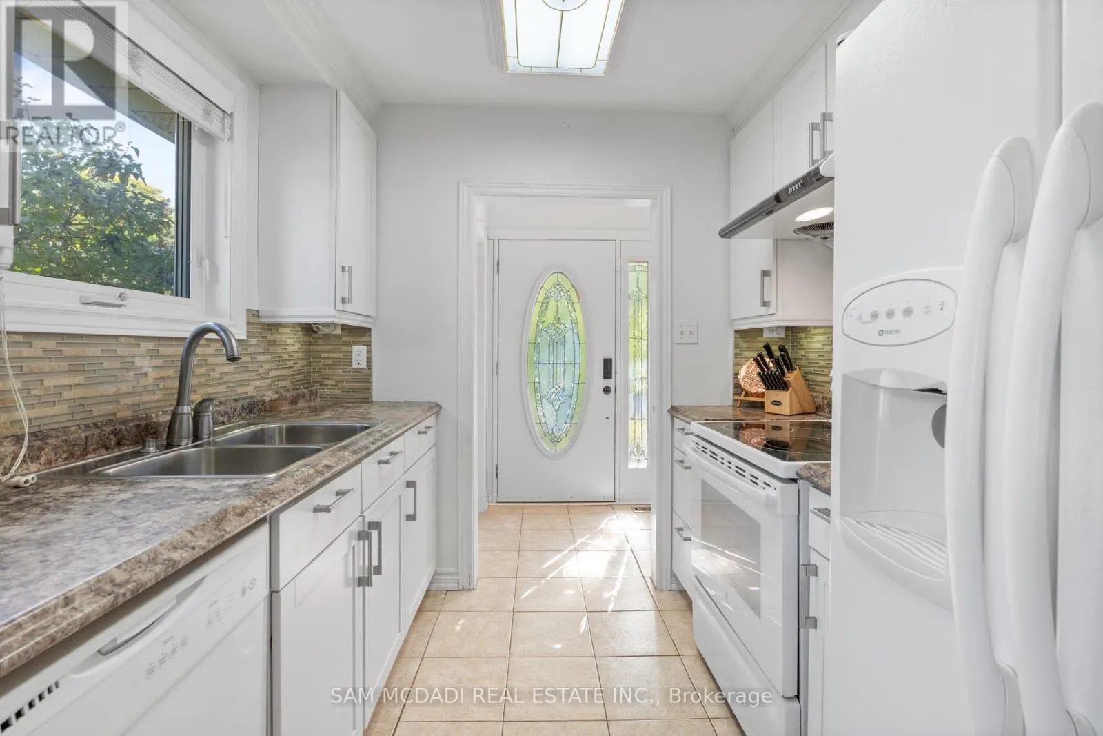 77 LOCKTON CRESCENT