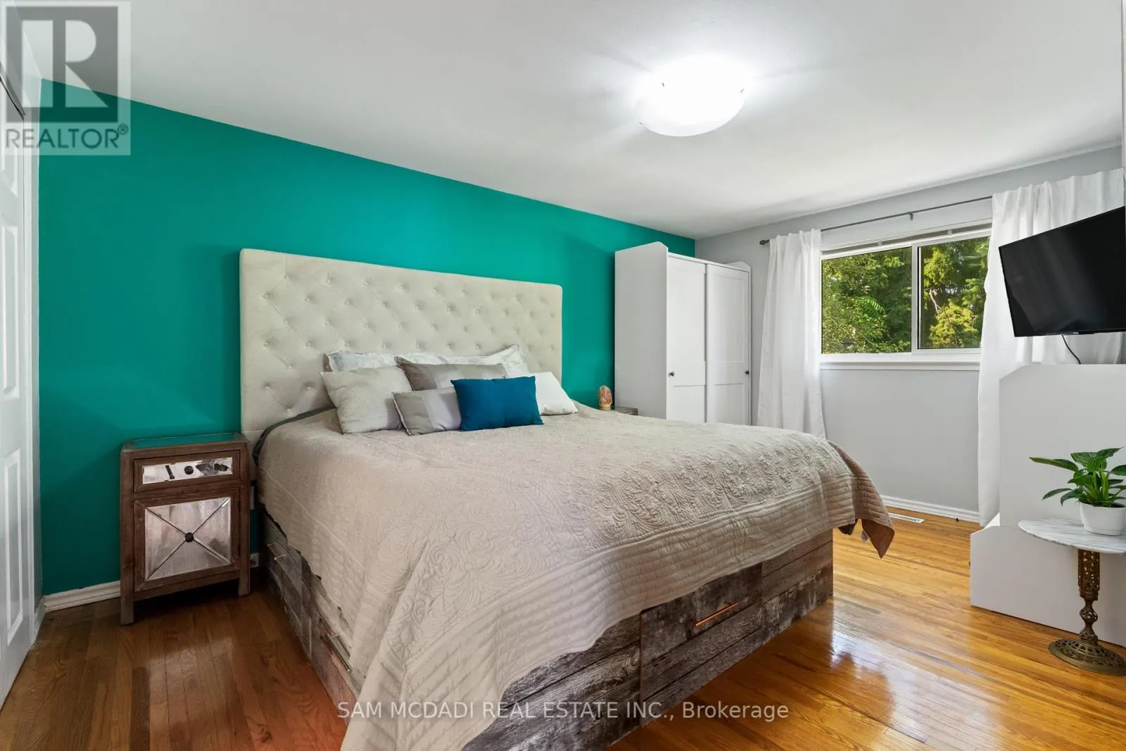 77 LOCKTON CRESCENT