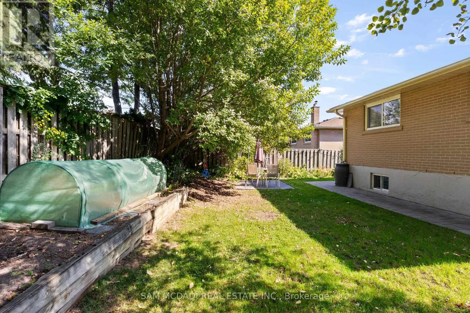 77 LOCKTON CRESCENT