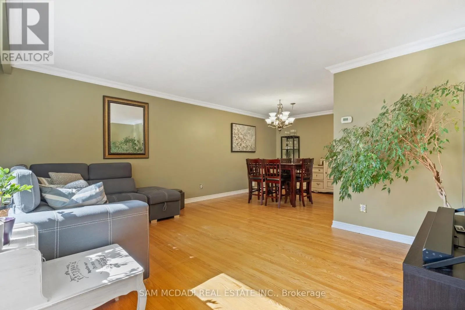 77 LOCKTON CRESCENT