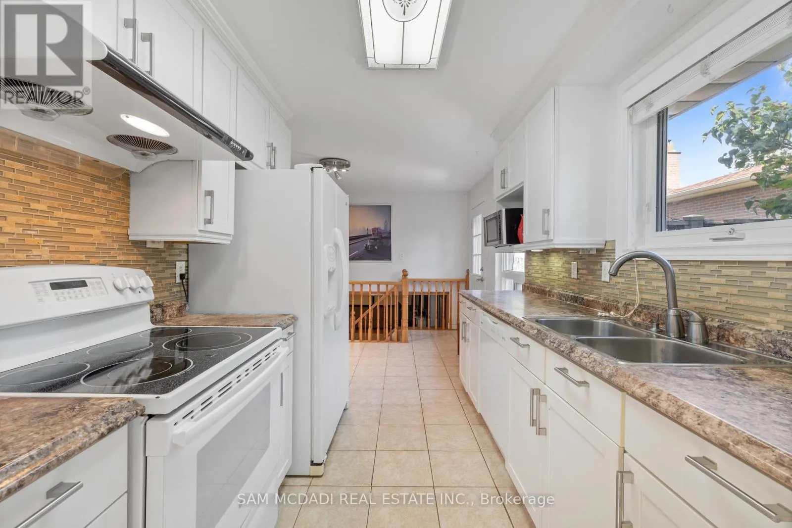 77 LOCKTON CRESCENT