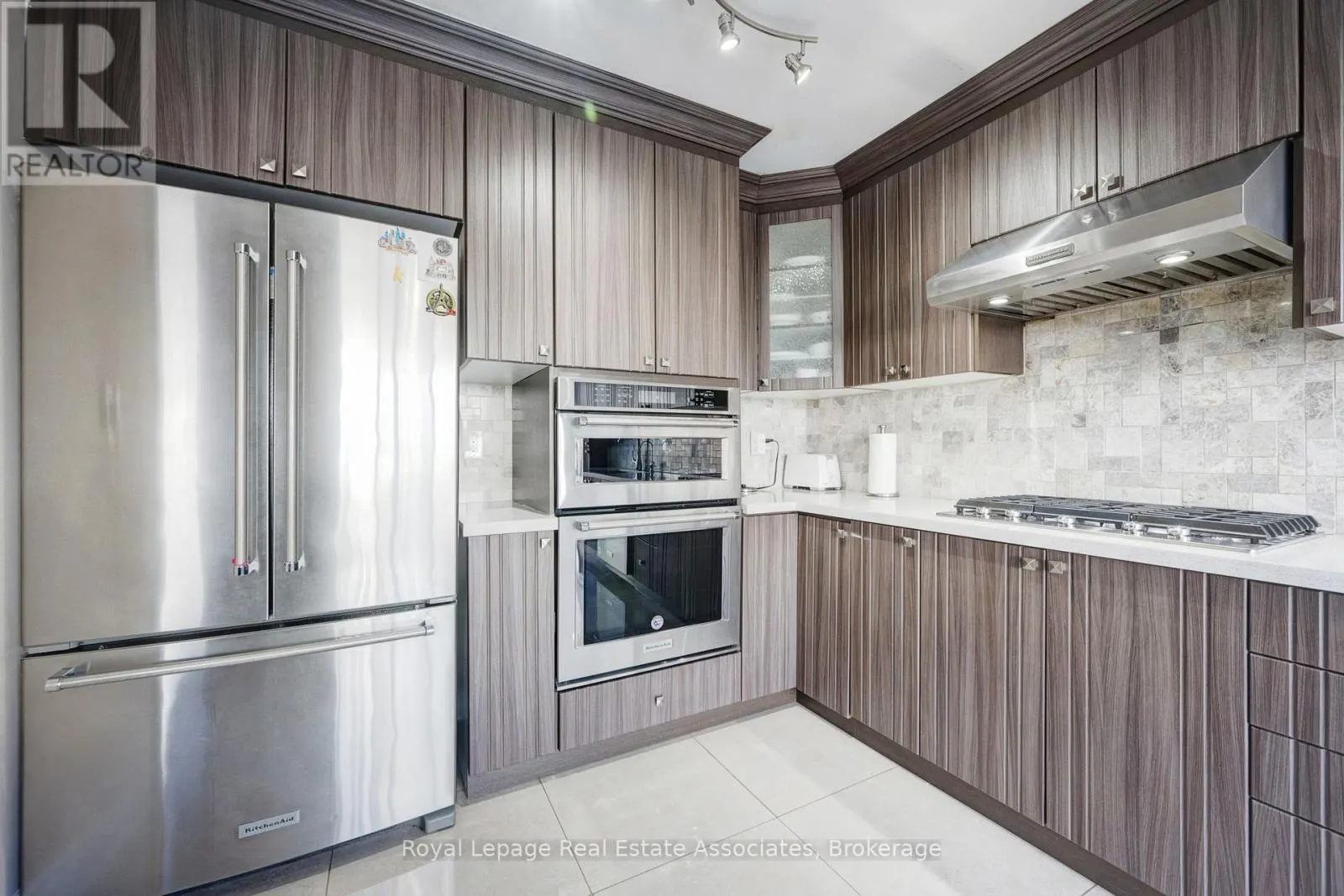 MAIN - 15 VIRTUES AVENUE