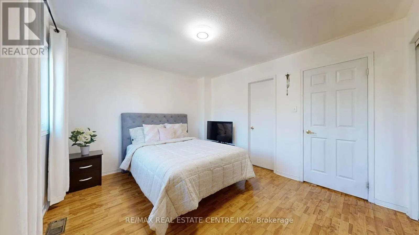 5596 WHISTLER CRESCENT