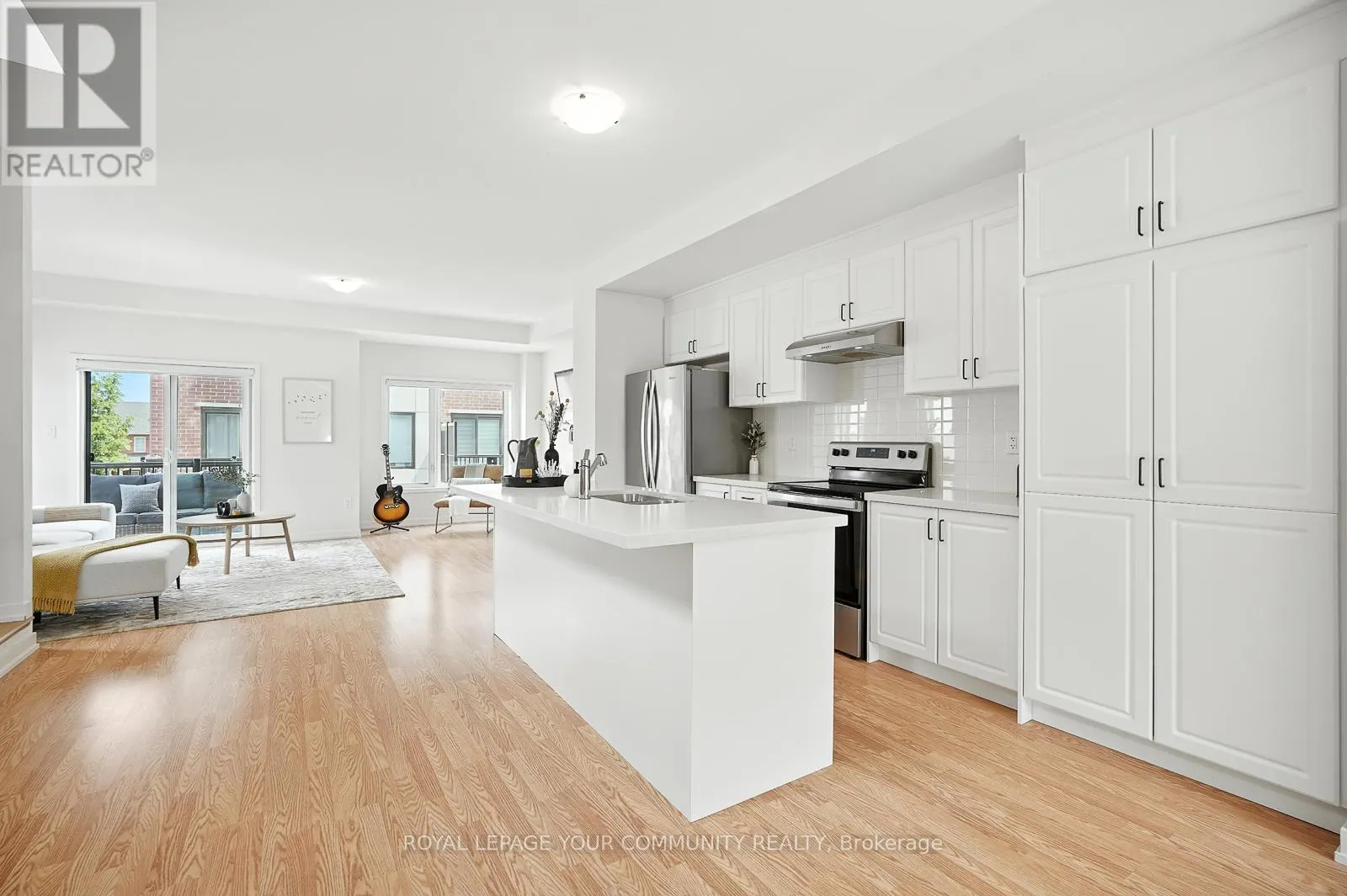19 HEATHROW LANE