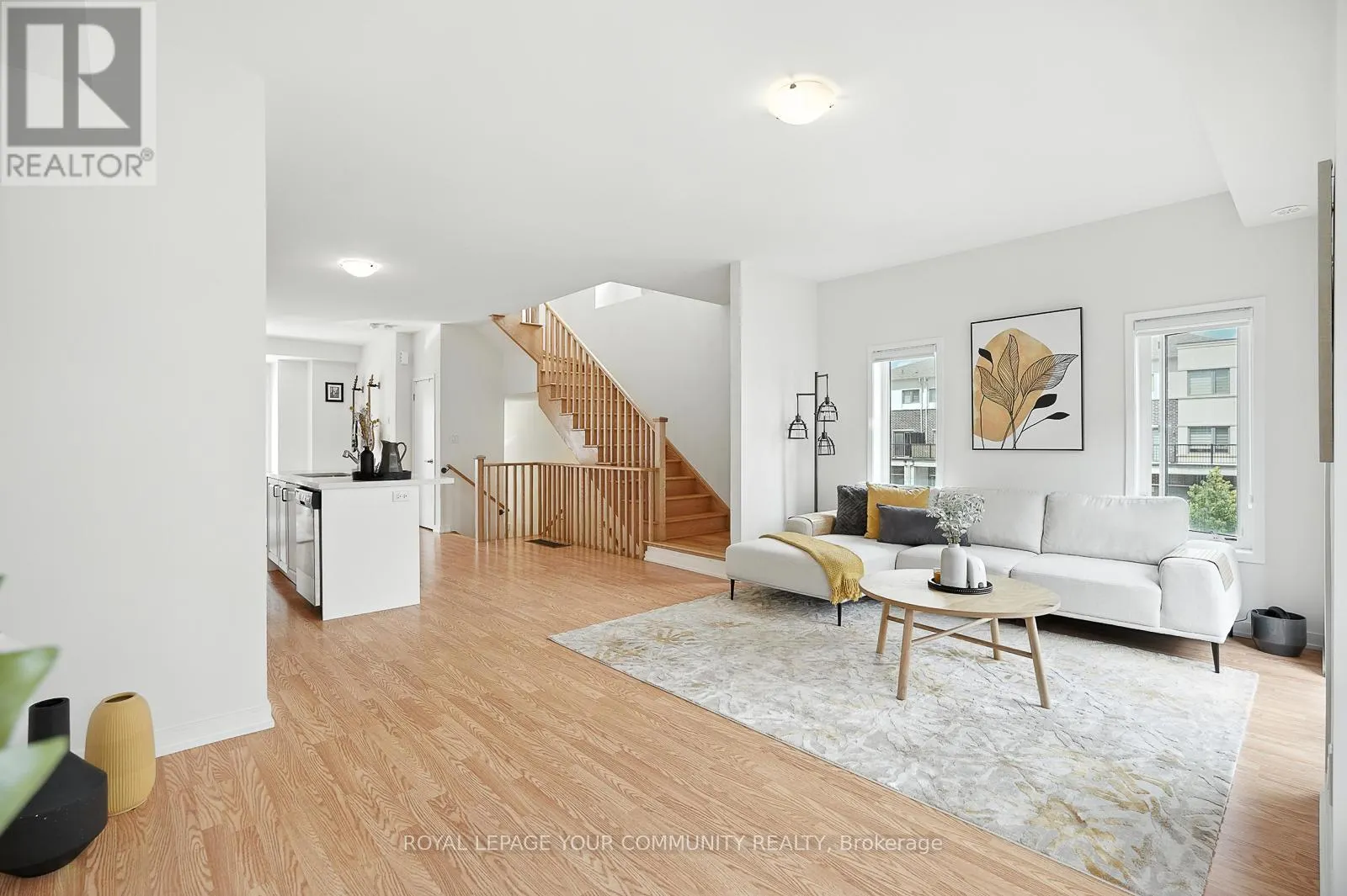 19 HEATHROW LANE