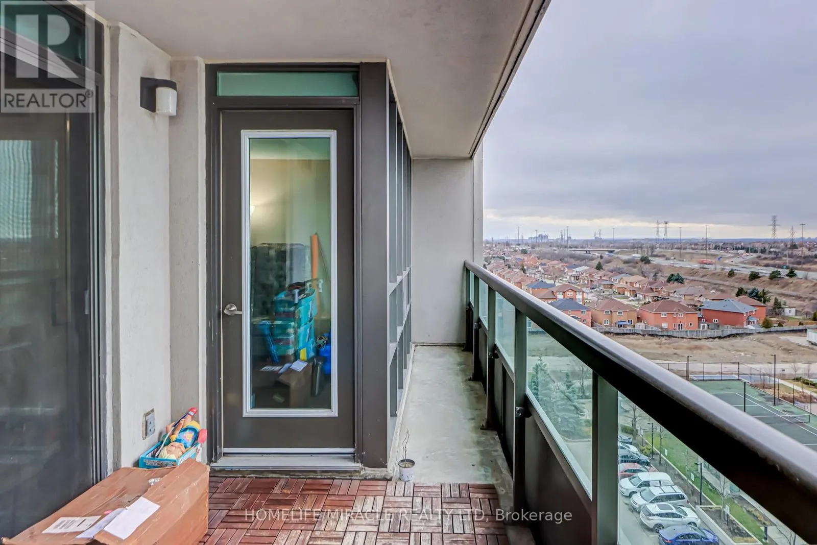 1002 - 335 RATHBURN ROAD W