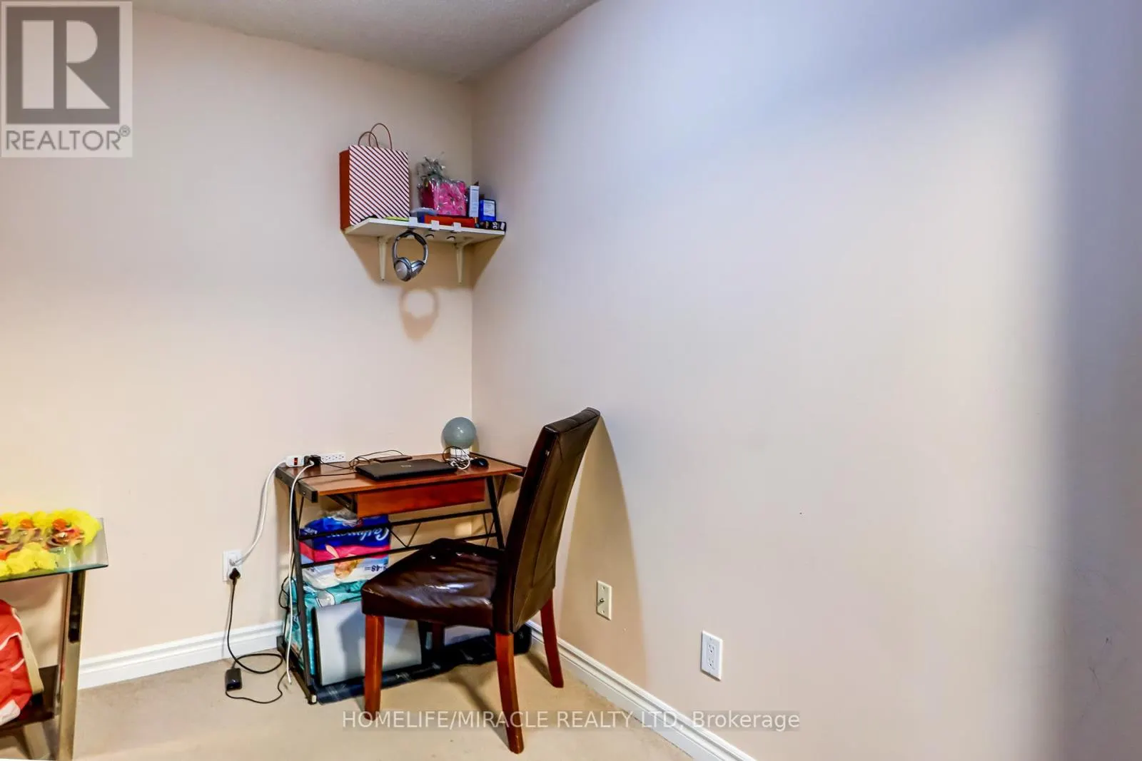1002 - 335 RATHBURN ROAD W