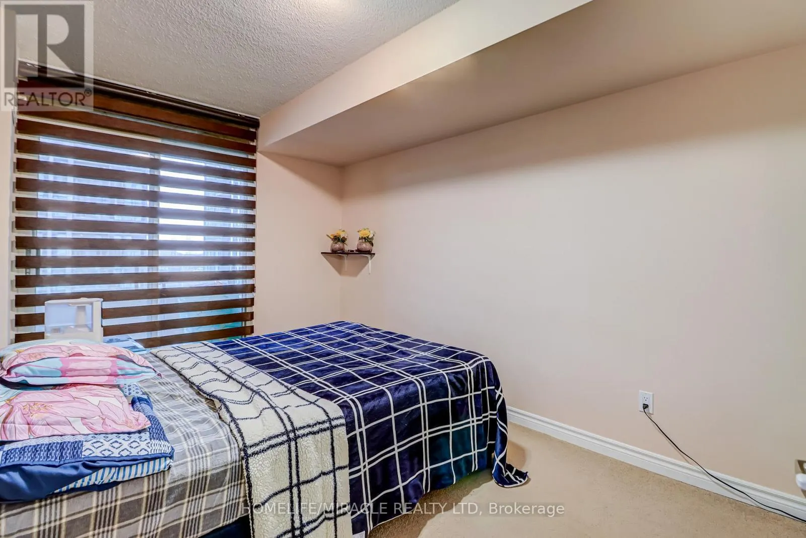 1002 - 335 RATHBURN ROAD W