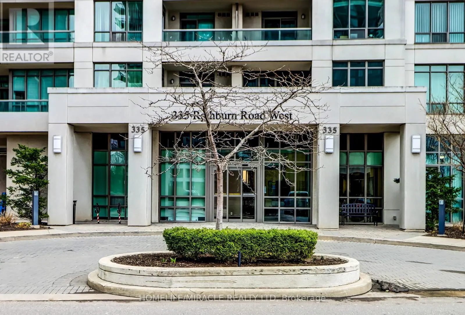 1002 - 335 RATHBURN ROAD W