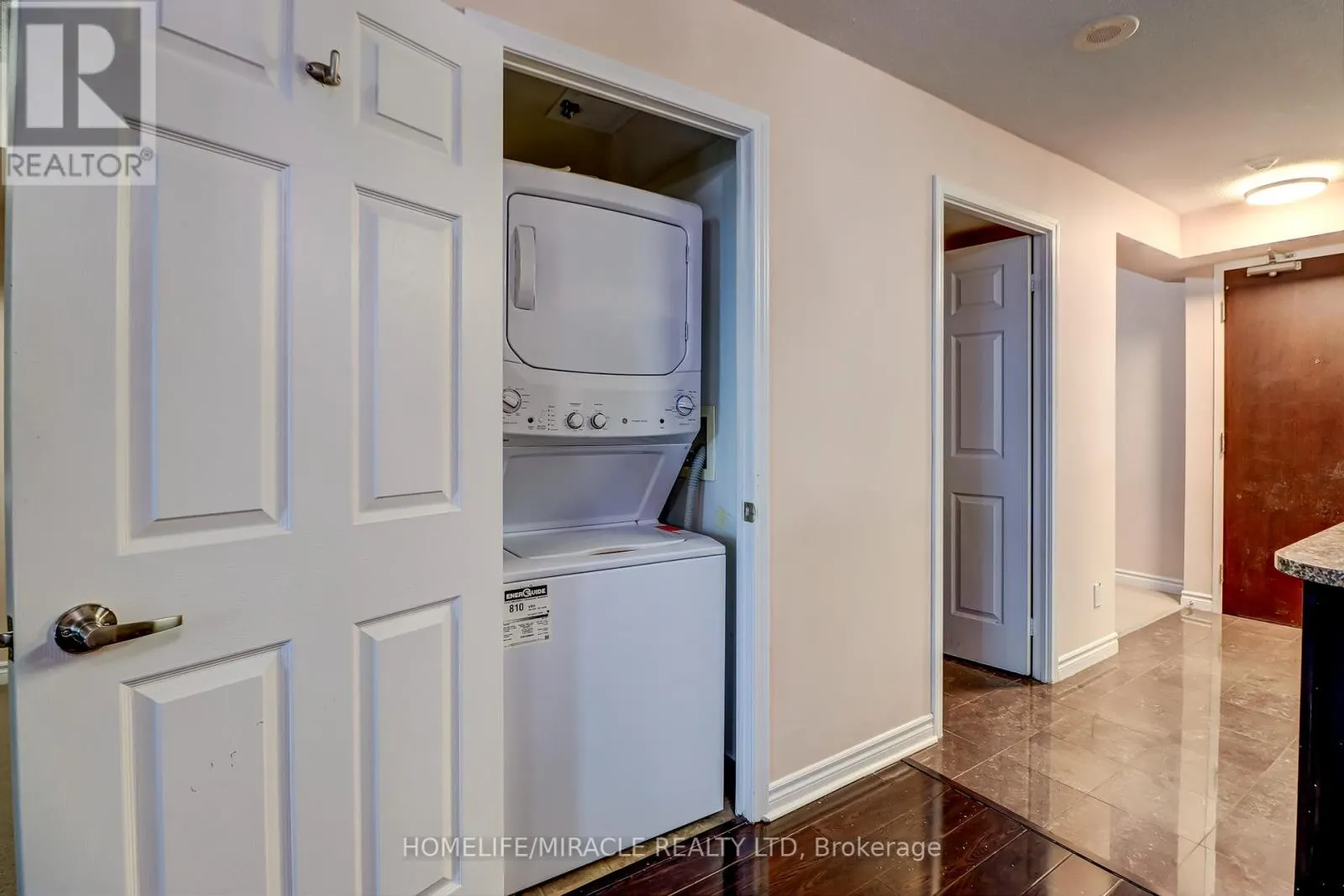 1002 - 335 RATHBURN ROAD W