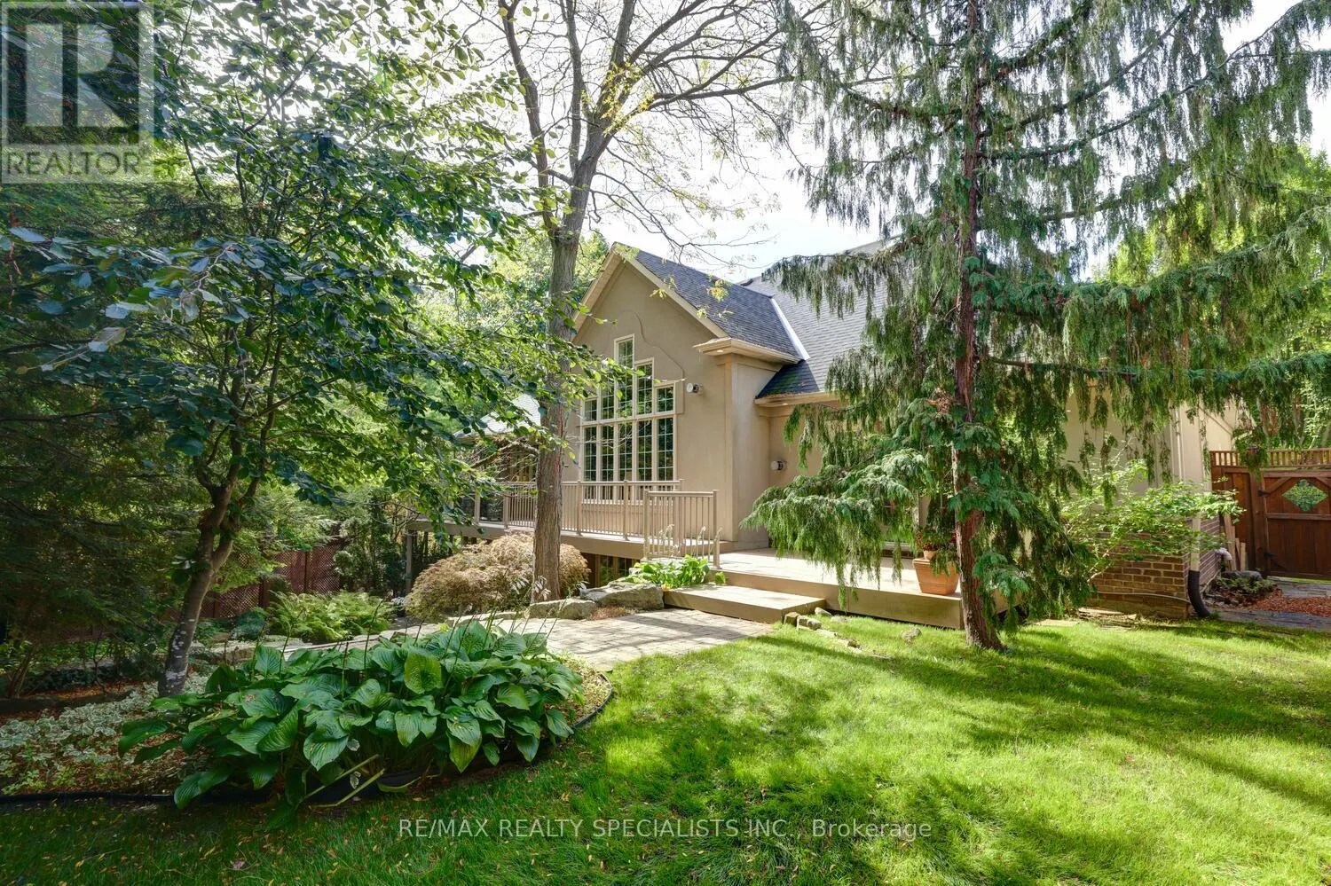 1227 RIVERBANK WAY