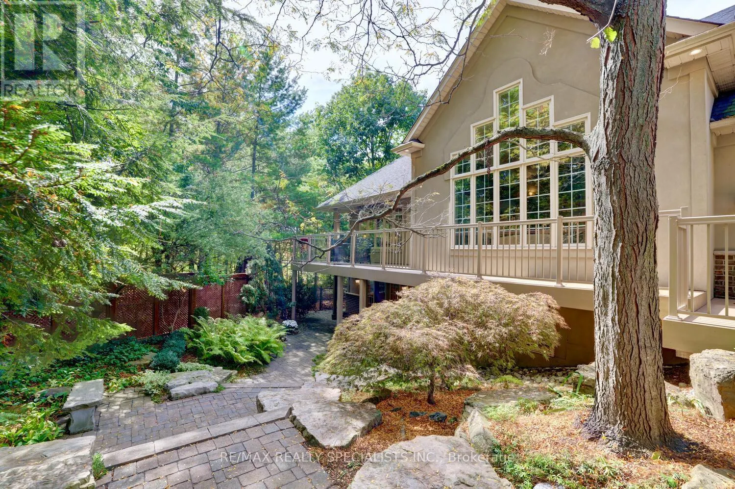 1227 RIVERBANK WAY
