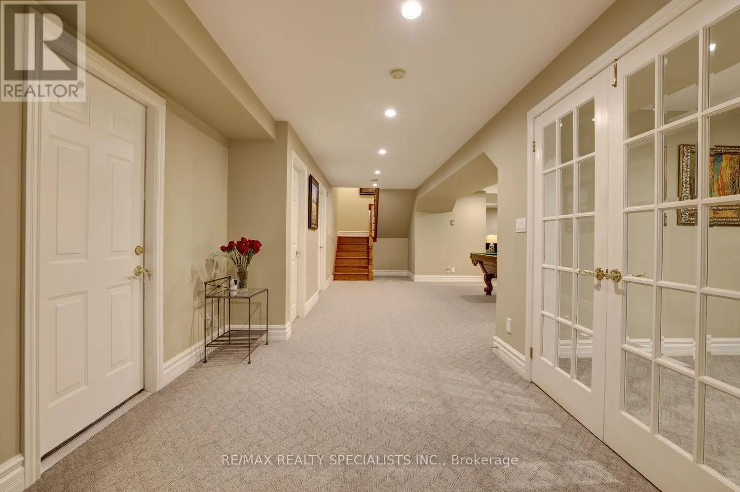 1227 RIVERBANK WAY