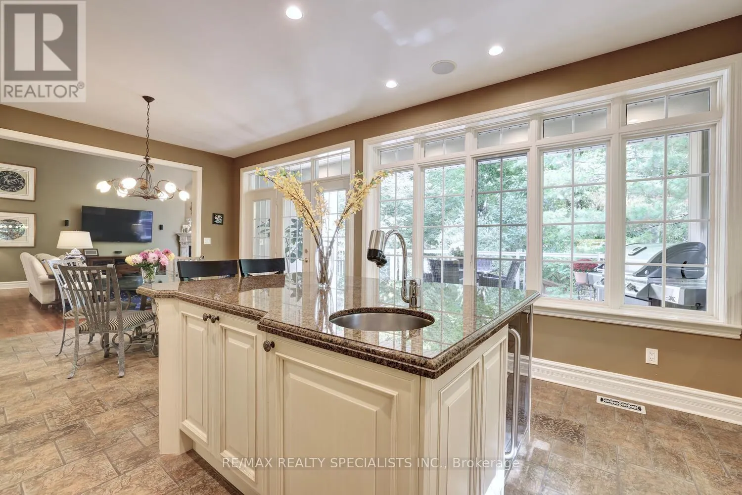 1227 RIVERBANK WAY
