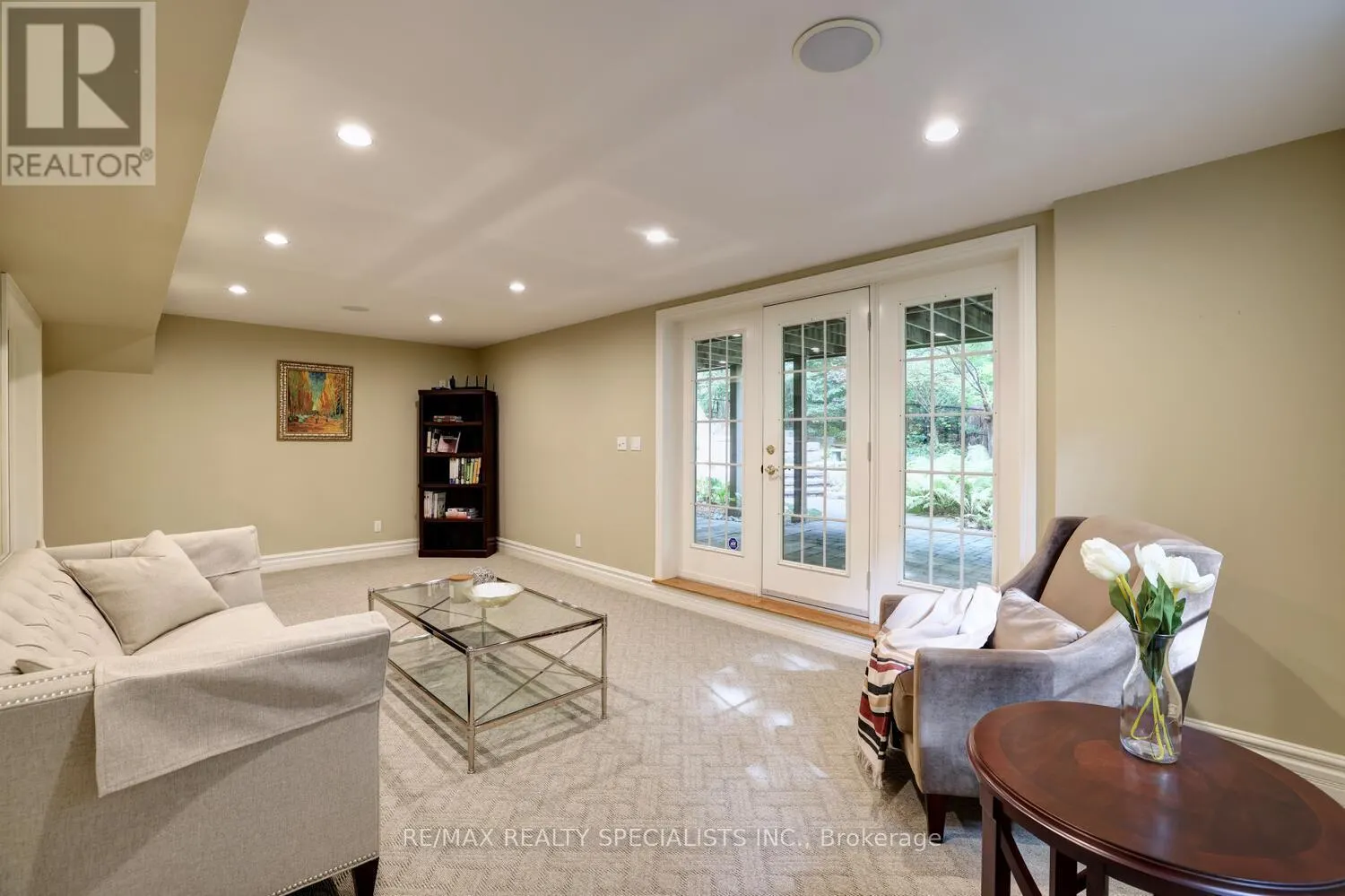1227 RIVERBANK WAY