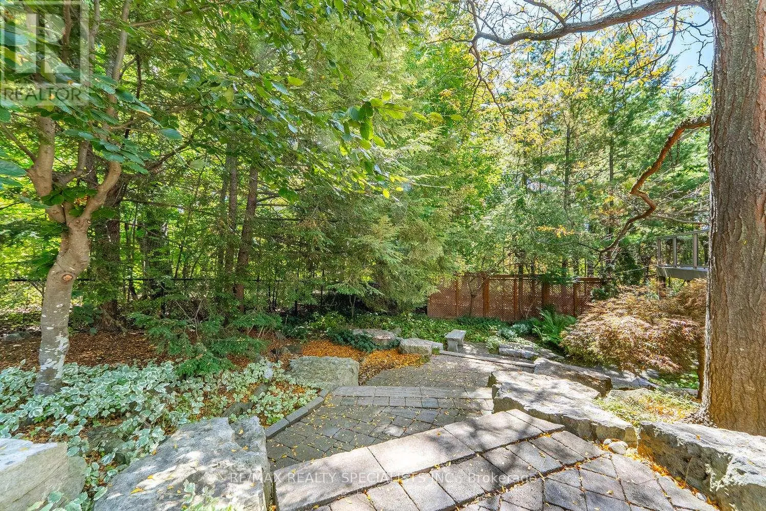 1227 RIVERBANK WAY
