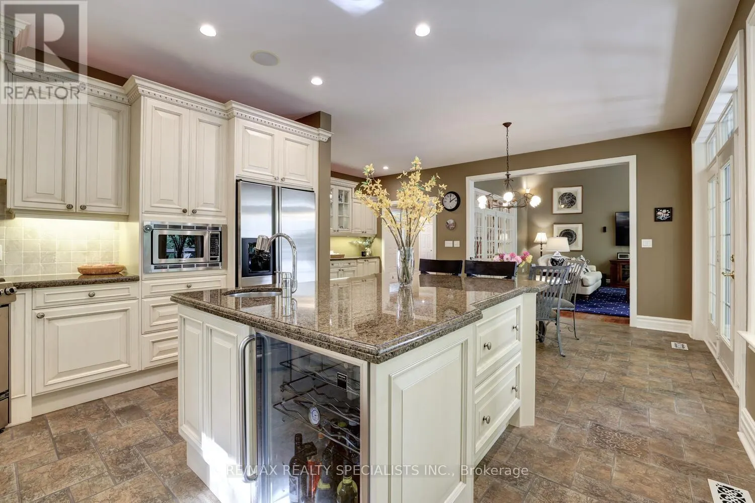 1227 RIVERBANK WAY