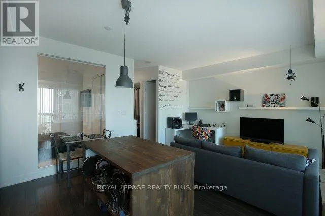 2231 - 165 LEGION ROAD N