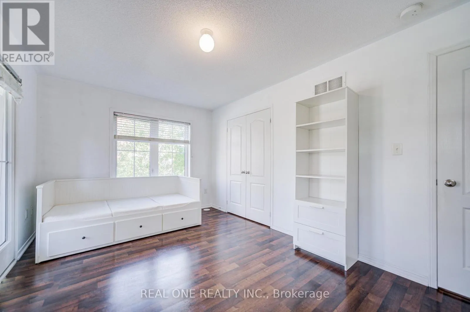 29 - 2480 POST ROAD