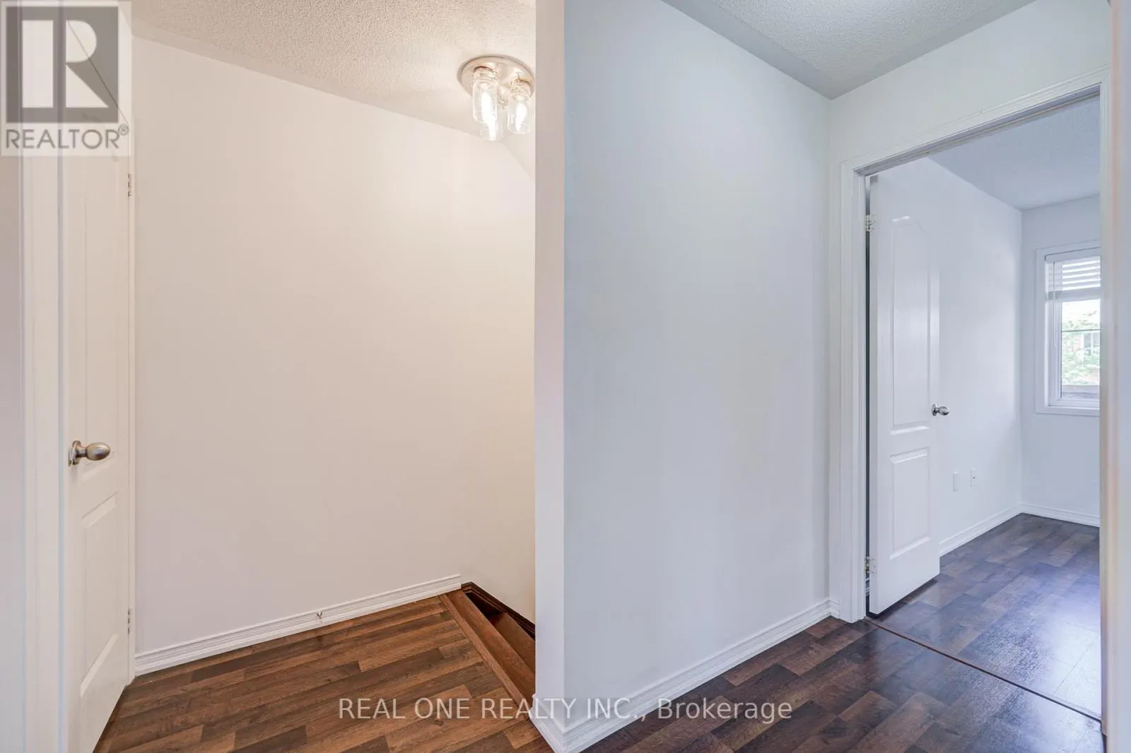 29 - 2480 POST ROAD