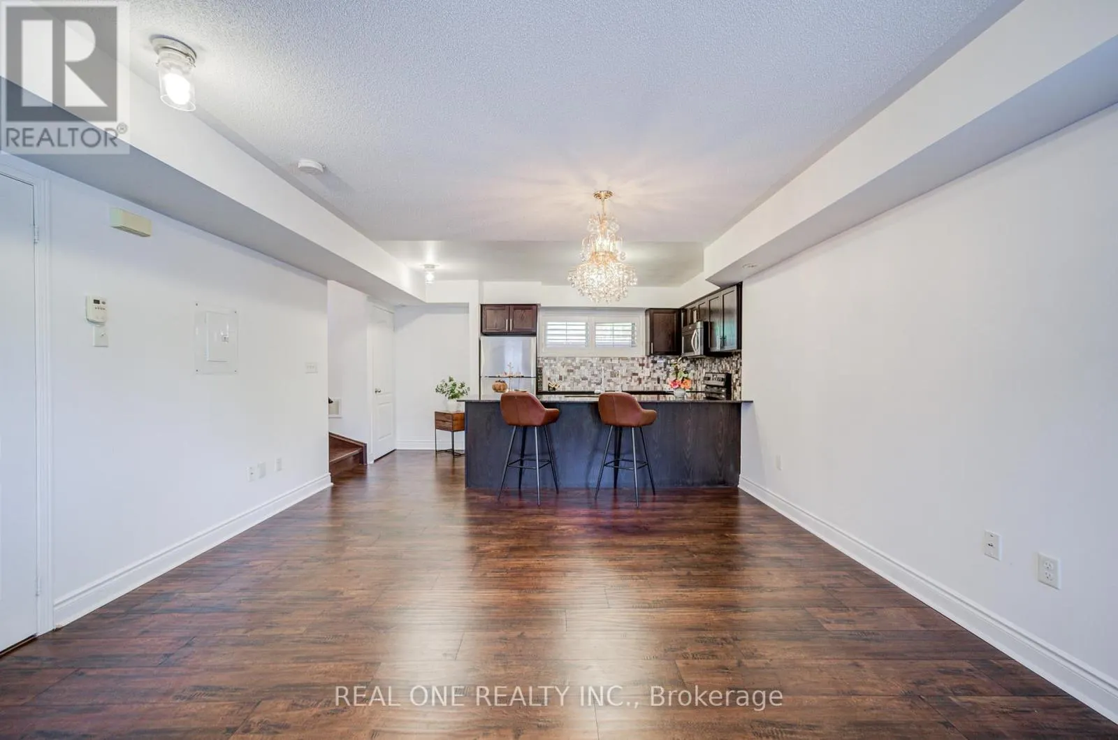 29 - 2480 POST ROAD