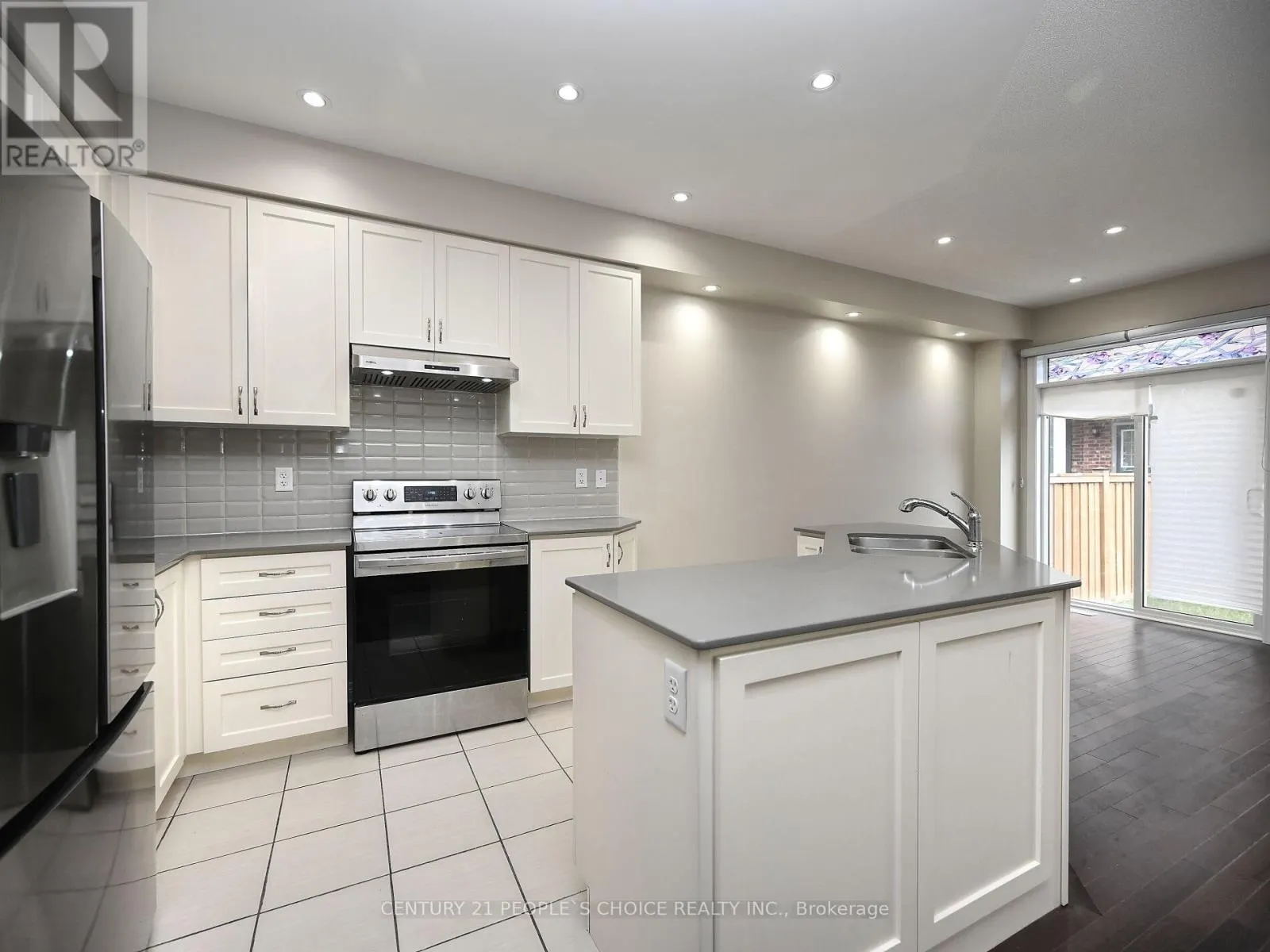 39 PEARMAN CRESCENT
