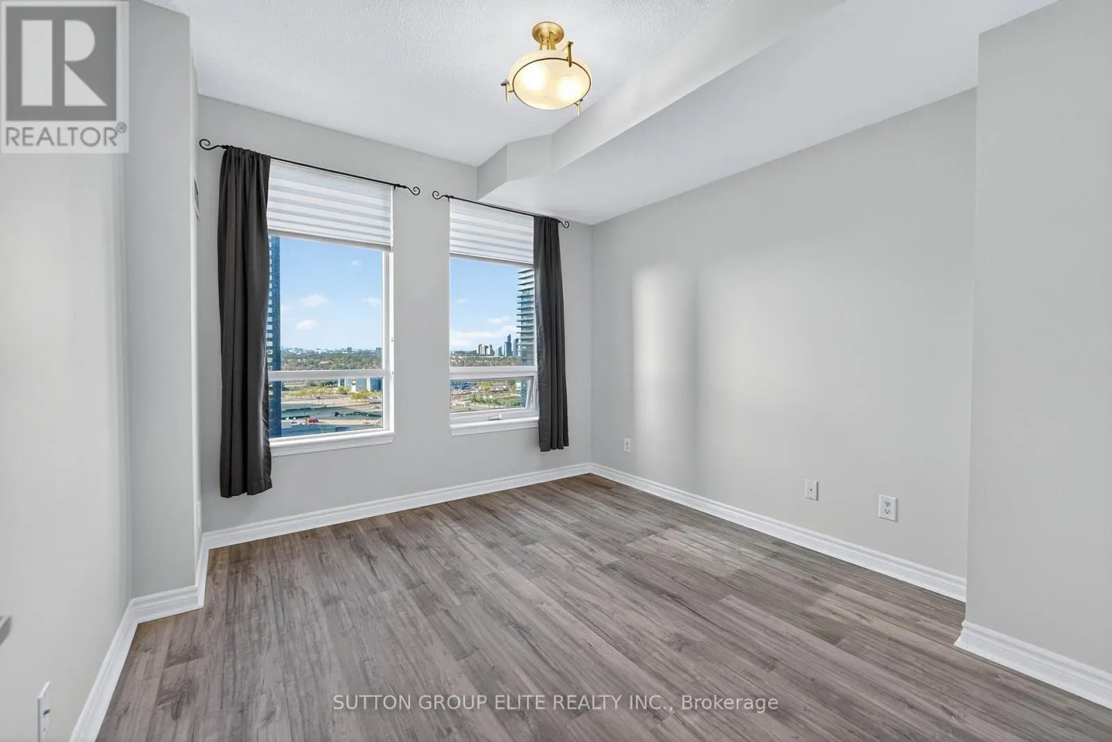 1407 - 388 PRINCE OF WALES DRIVE