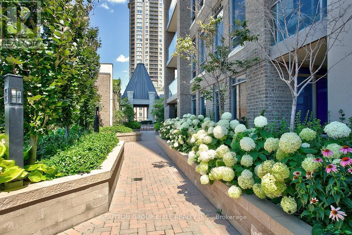 1407 - 388 PRINCE OF WALES DRIVE