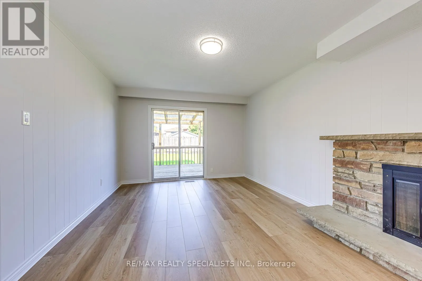 359 LOUIS DRIVE