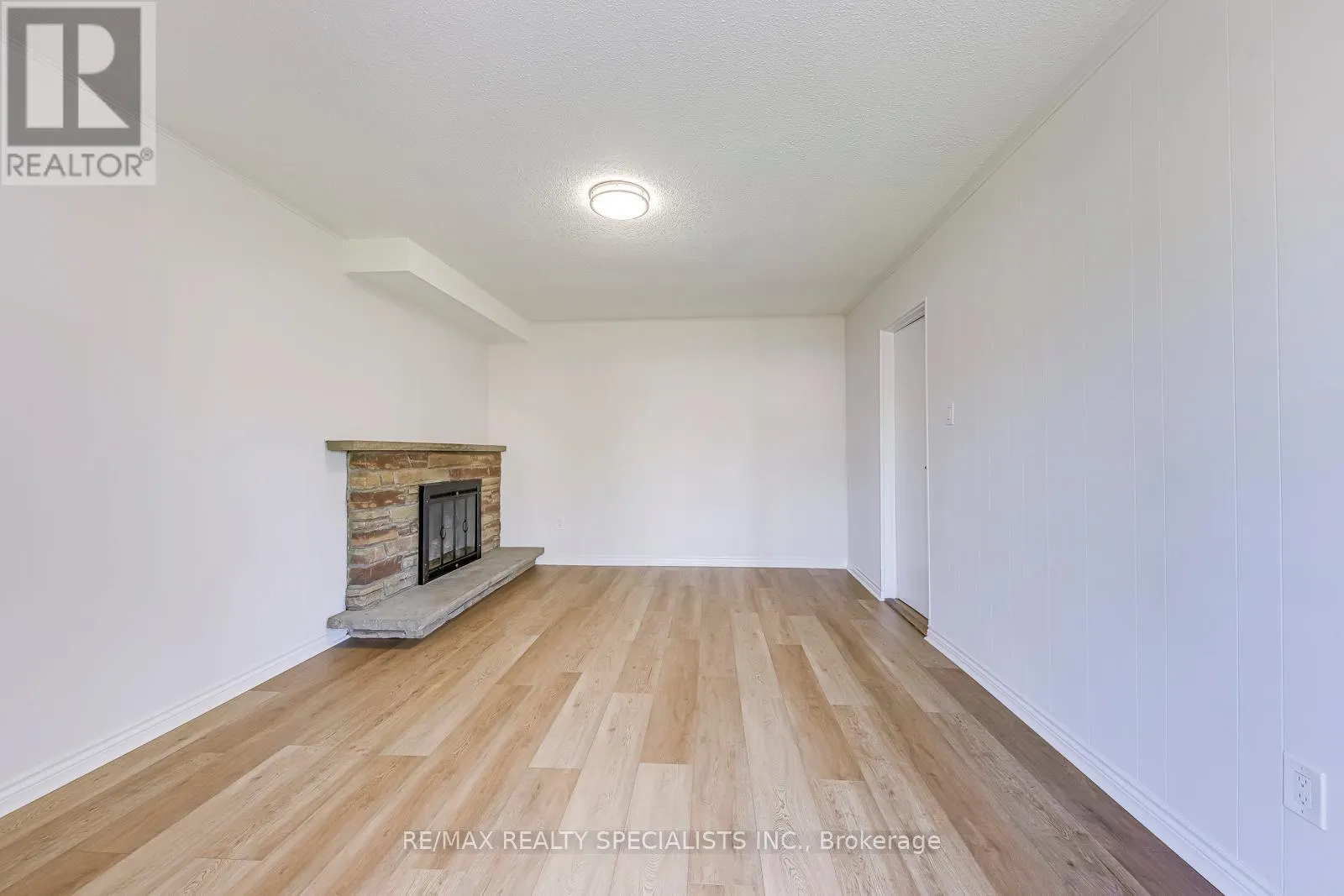 359 LOUIS DRIVE