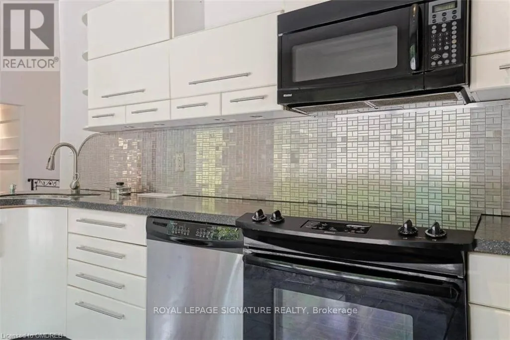 (MAIN) - 14 BURNHAMTHORPE ROAD W