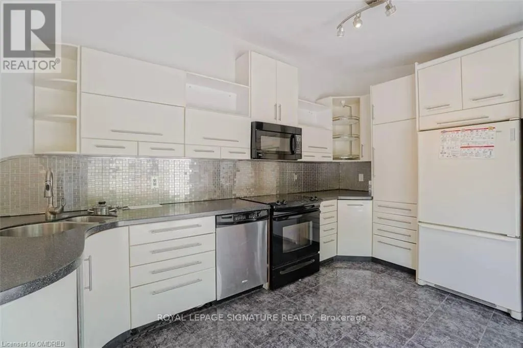 (MAIN) - 14 BURNHAMTHORPE ROAD W
