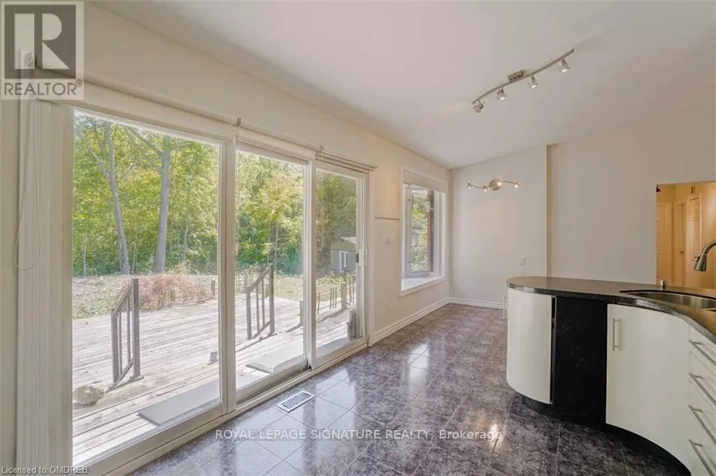 (MAIN) - 14 BURNHAMTHORPE ROAD W