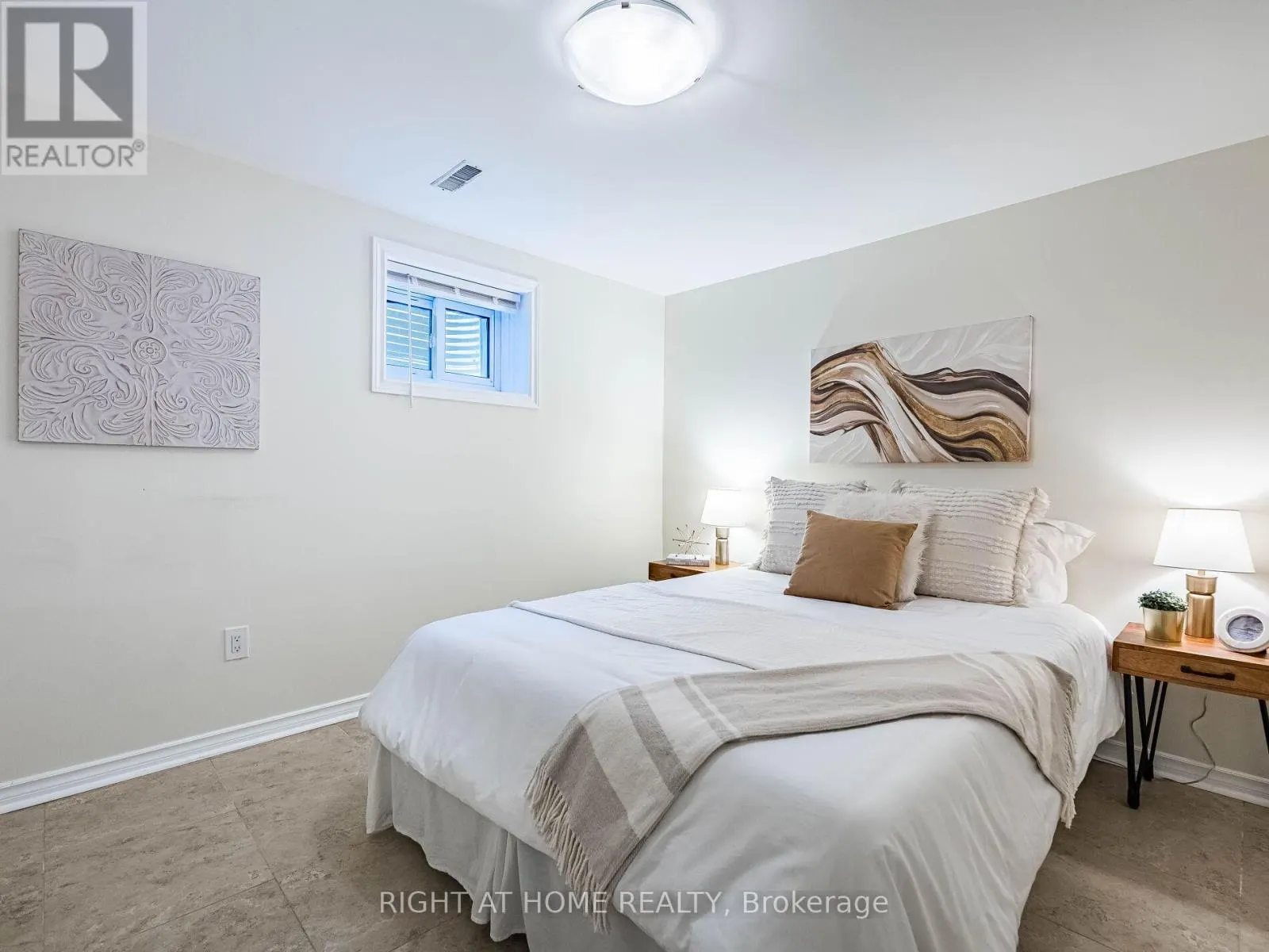 118 BONHAM BOULEVARD