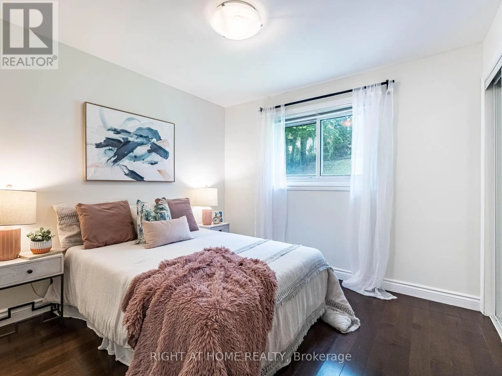 118 BONHAM BOULEVARD